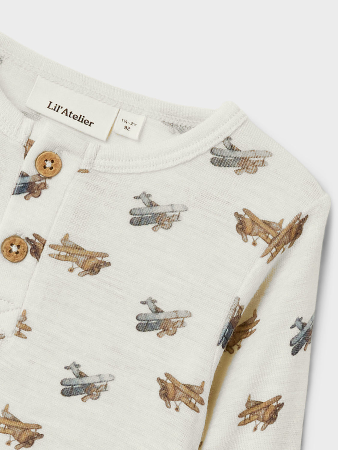 model_shot-front_full